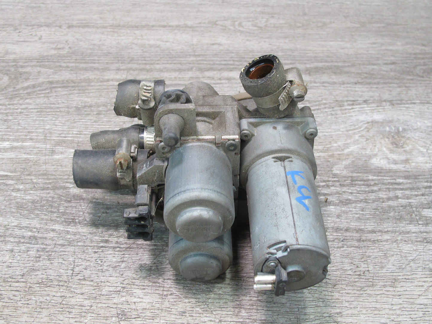 96-99 Mercedes W140 C140 S-class Heater Control Water Valve 0018301484 OEM