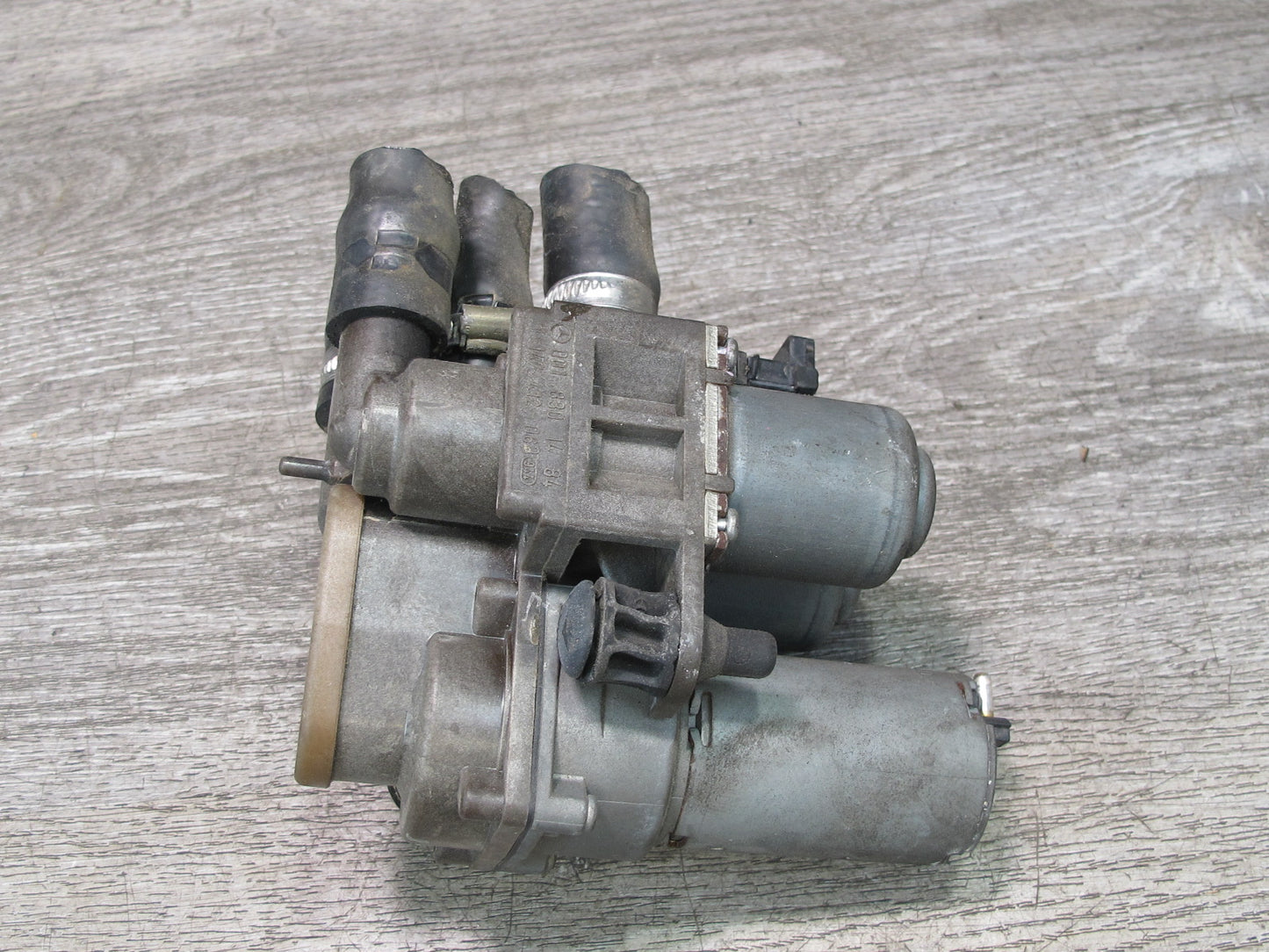 96-99 Mercedes W140 C140 S-class Heater Control Water Valve 0018301484 OEM