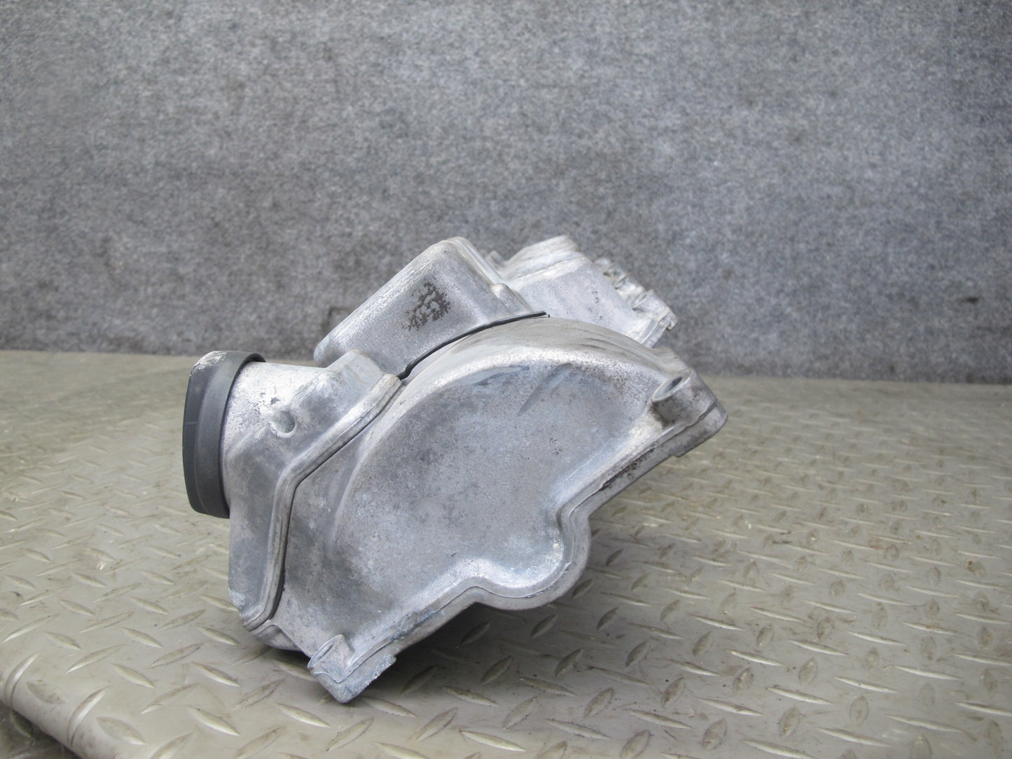 99-02 Mercedes R129 SL500 M113 Engine Left Side Cylinder Head Valve Cover OEM
