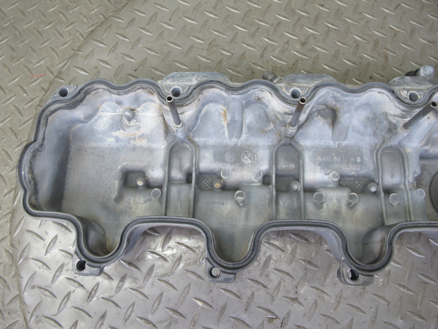99-02 Mercedes R129 SL500 M113 Engine Left Side Cylinder Head Valve Cover OEM