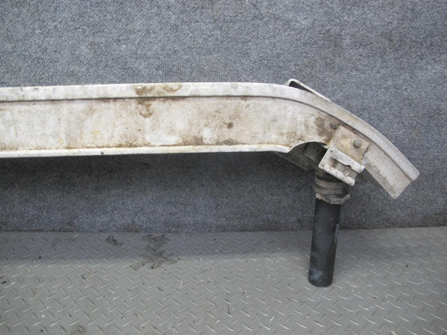 1983-1986 Porsche 928 S Rear Bumper Reinforcement Support Impact Bar W/ Shocks