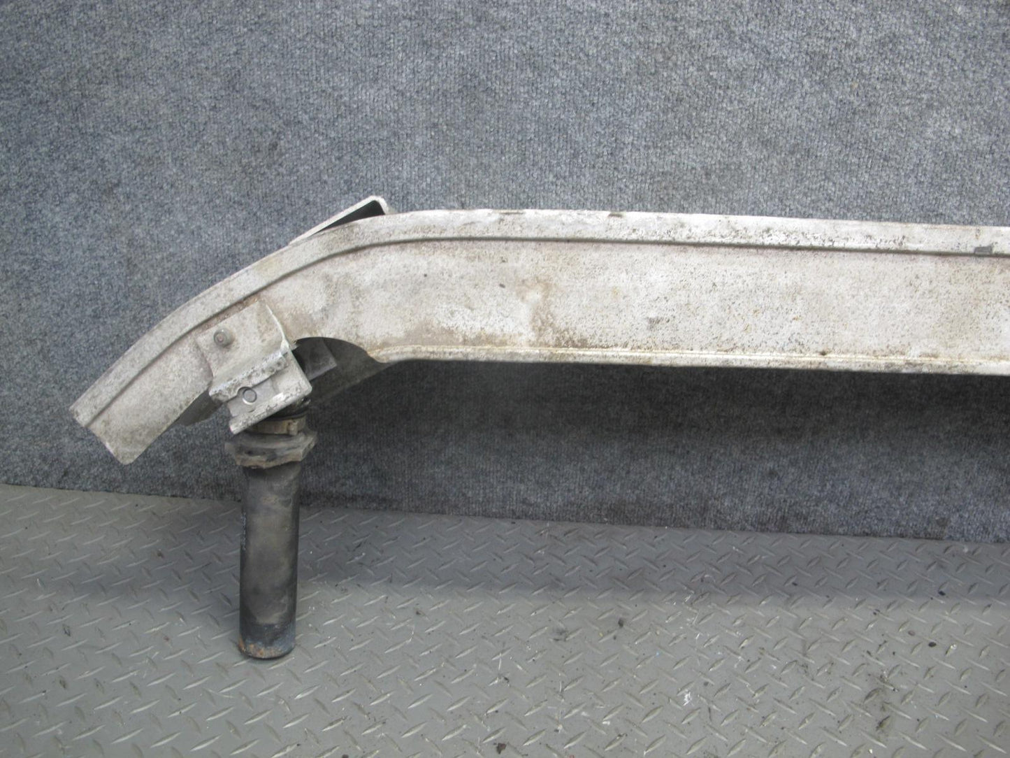 1983-1986 Porsche 928 S Rear Bumper Reinforcement Support Impact Bar W/ Shocks