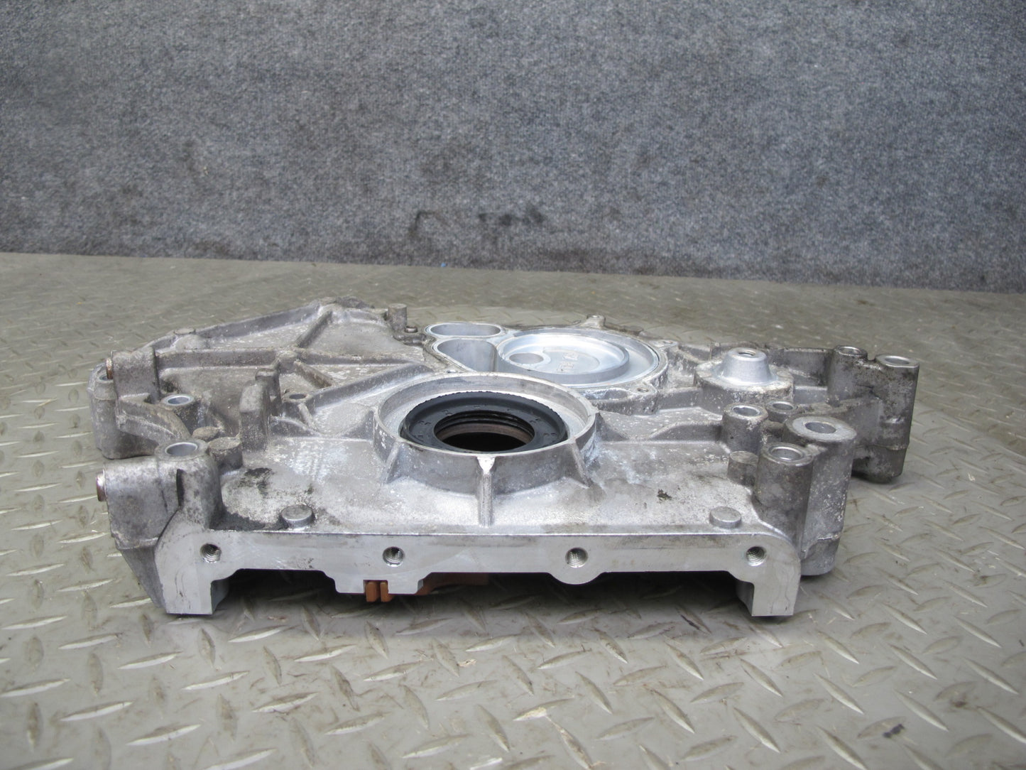 2010-2014 BMW E71 E72 X6 X6M X6M 4.4L Engine Lower Timing Cover 7553364