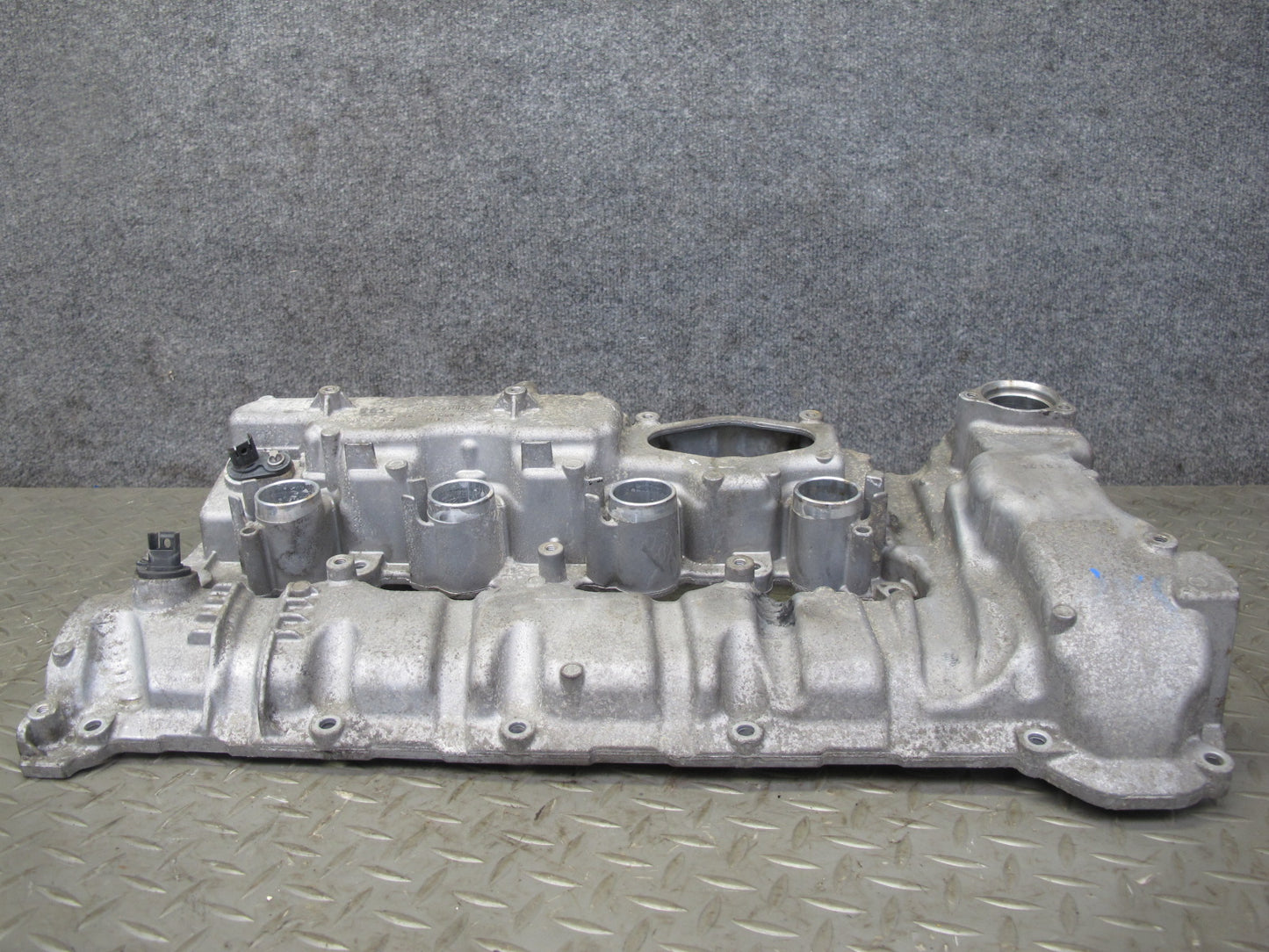 2010-2014 BMW E71 X6M S63 Right Engine Cylinder Head Valve Cover