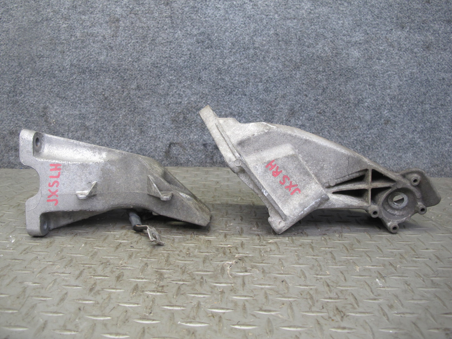 2010-2014 BMW E71 X6M X5M S63 Engine Left & Right Motor Mount Set of 2