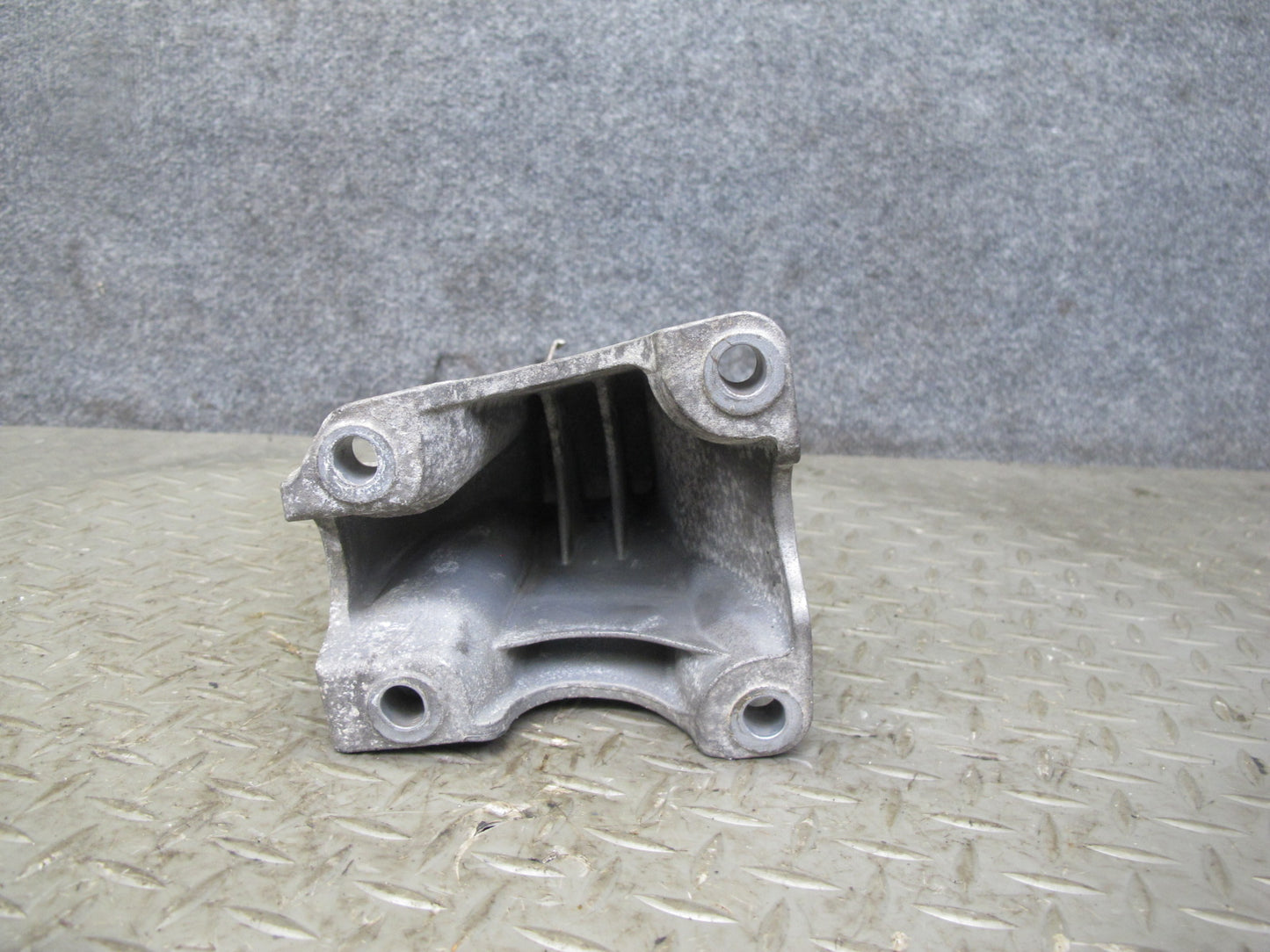 2010-2014 BMW E71 X6M X5M S63 Engine Left & Right Motor Mount Set of 2