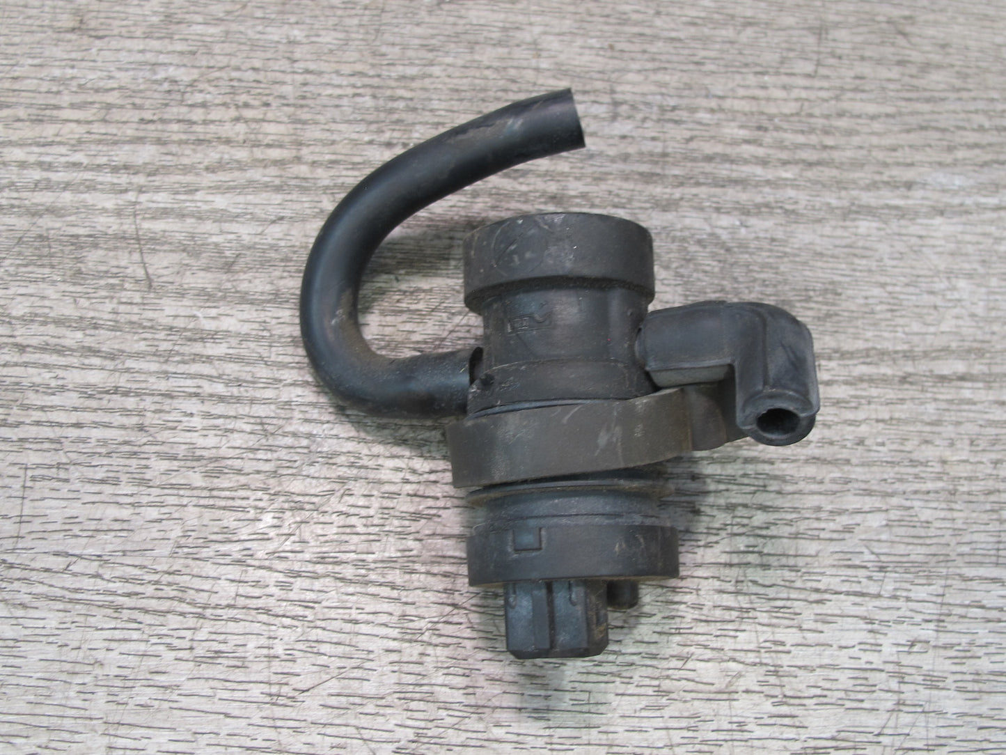 96-99 Mercedes W140 C140 Cl-class Fuel Regeneration Vacuum Valve w Hose OEM