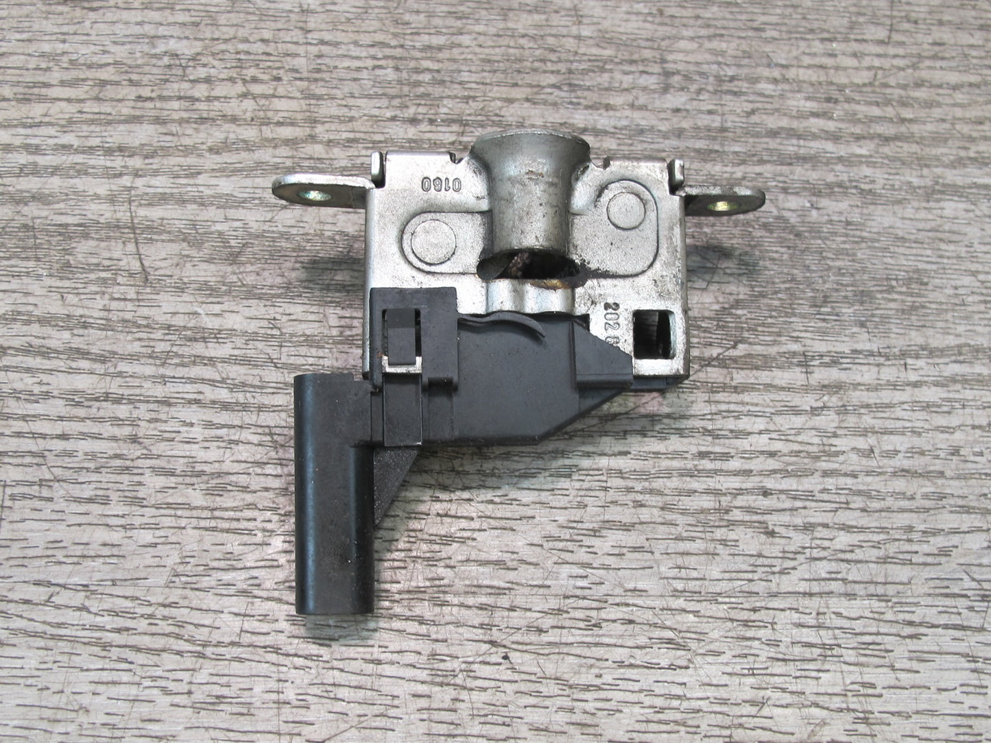 96-99 Mercedes W140 C140 CL Set of 2 Front Left & Right Hood Lock Latch OEM