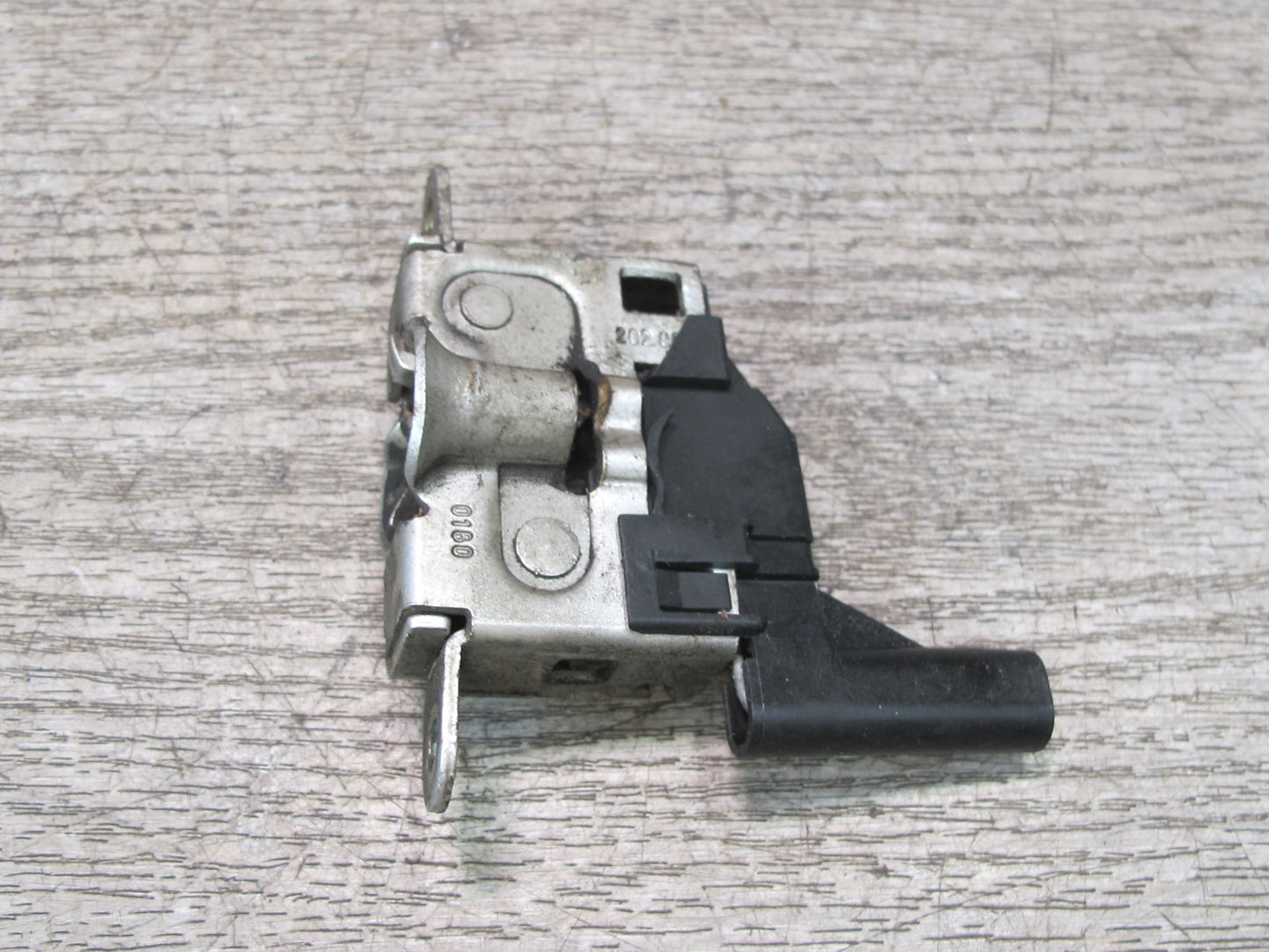 96-99 Mercedes W140 C140 CL Set of 2 Front Left & Right Hood Lock Latch OEM