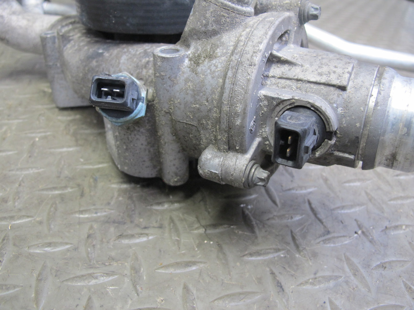 2010-2014 BMW E71 X6M X5M Engine Thermostat Housing Water Pump Pulley w Hoses