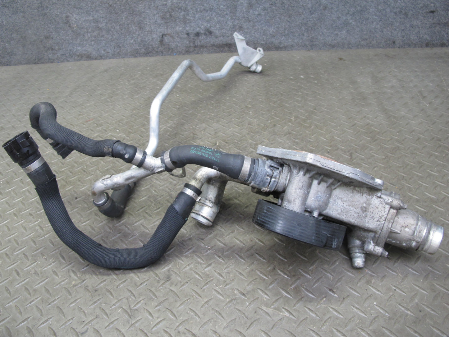 2010-2014 BMW E71 X6M X5M Engine Thermostat Housing Water Pump Pulley w Hoses