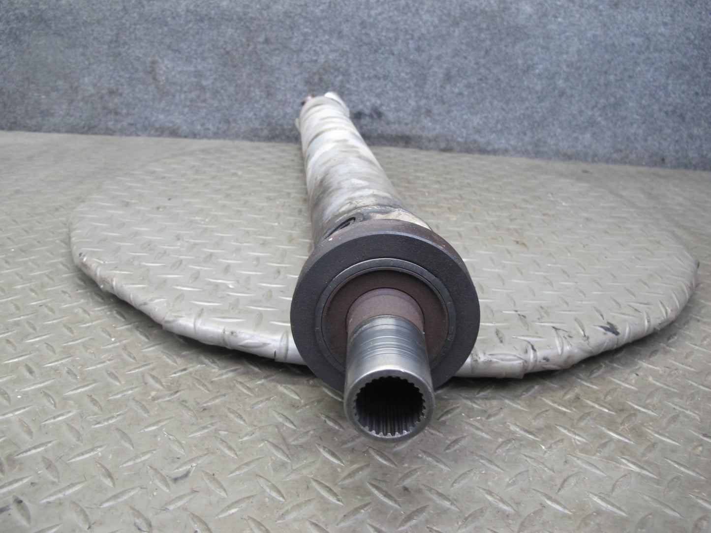 84-96 Chevrolet Corvette C4 Rear A/T Driveshaft Drive Shaft 10054289 OEM