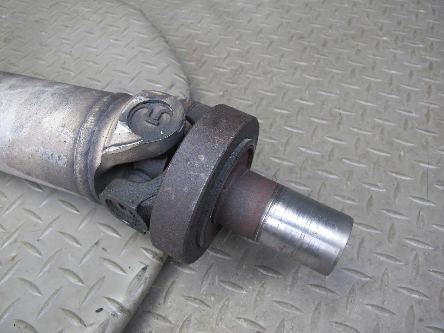 84-96 Chevrolet Corvette C4 Rear A/T Driveshaft Drive Shaft 10054289 OEM
