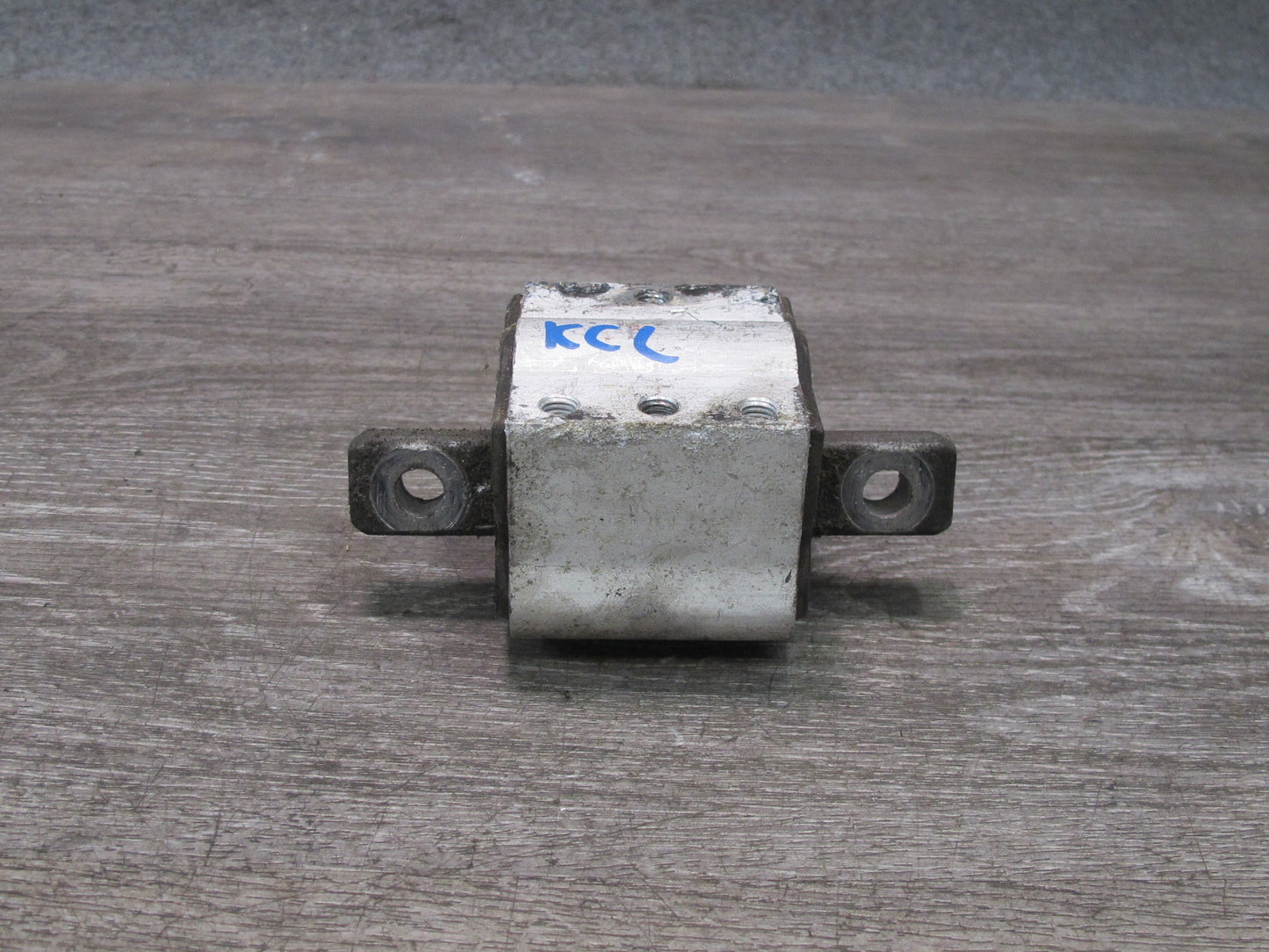 96-99 Mercedes W140 C140 Cl-class Automatic Transmission Mount Support OEM