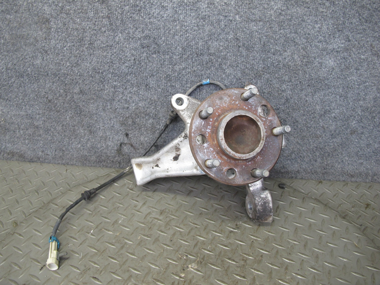 91-96 Chevrolet Corvette C4 Front Left Spindle Knuckle Wheel Hub Bearing OEM