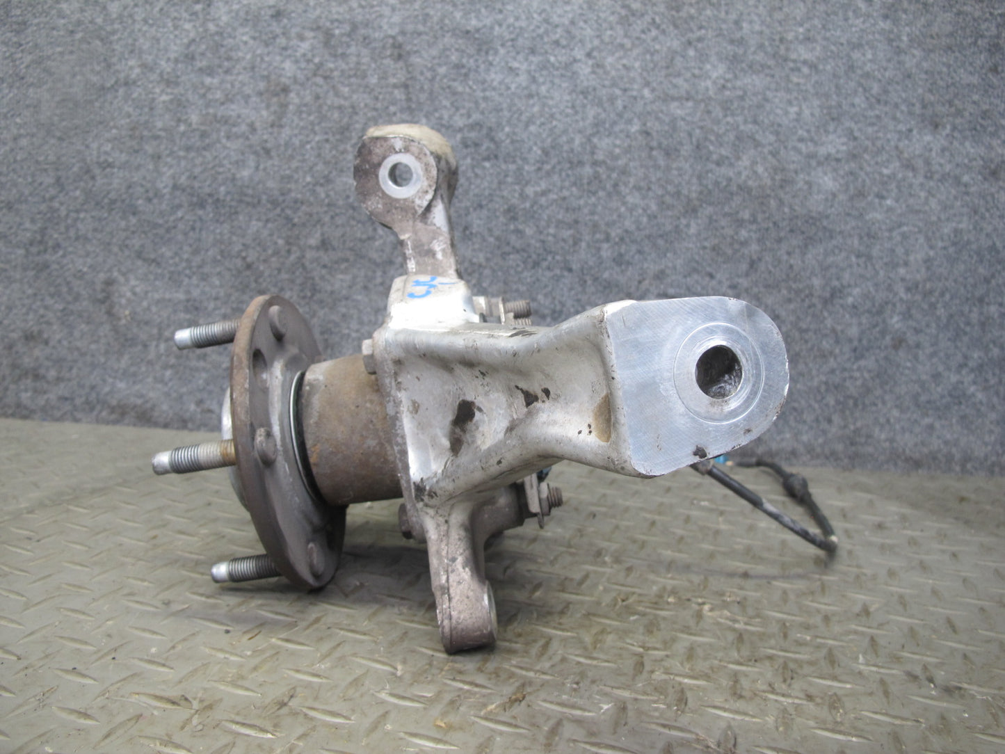 91-96 Chevrolet Corvette C4 Front Left Spindle Knuckle Wheel Hub Bearing OEM