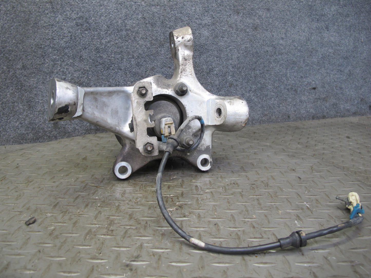 91-96 Chevrolet Corvette C4 Front Left Spindle Knuckle Wheel Hub Bearing OEM