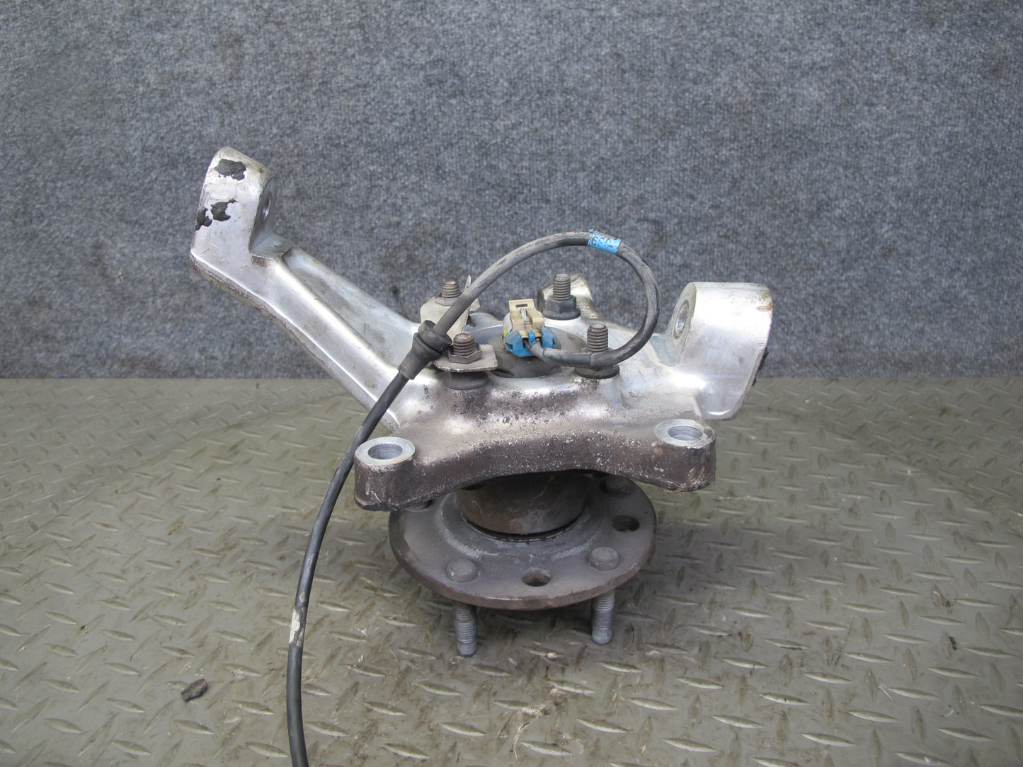91-96 Chevrolet Corvette C4 Front Left Spindle Knuckle Wheel Hub Bearing OEM