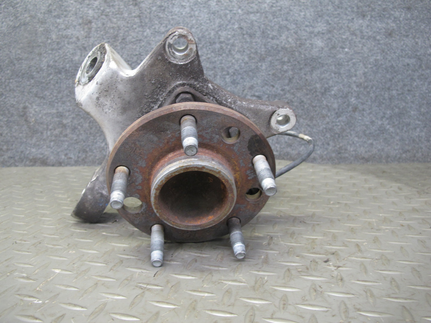 91-96 Chevrolet Corvette C4 Front Right Spindle Knuckle Wheel Hub Bearing OEM