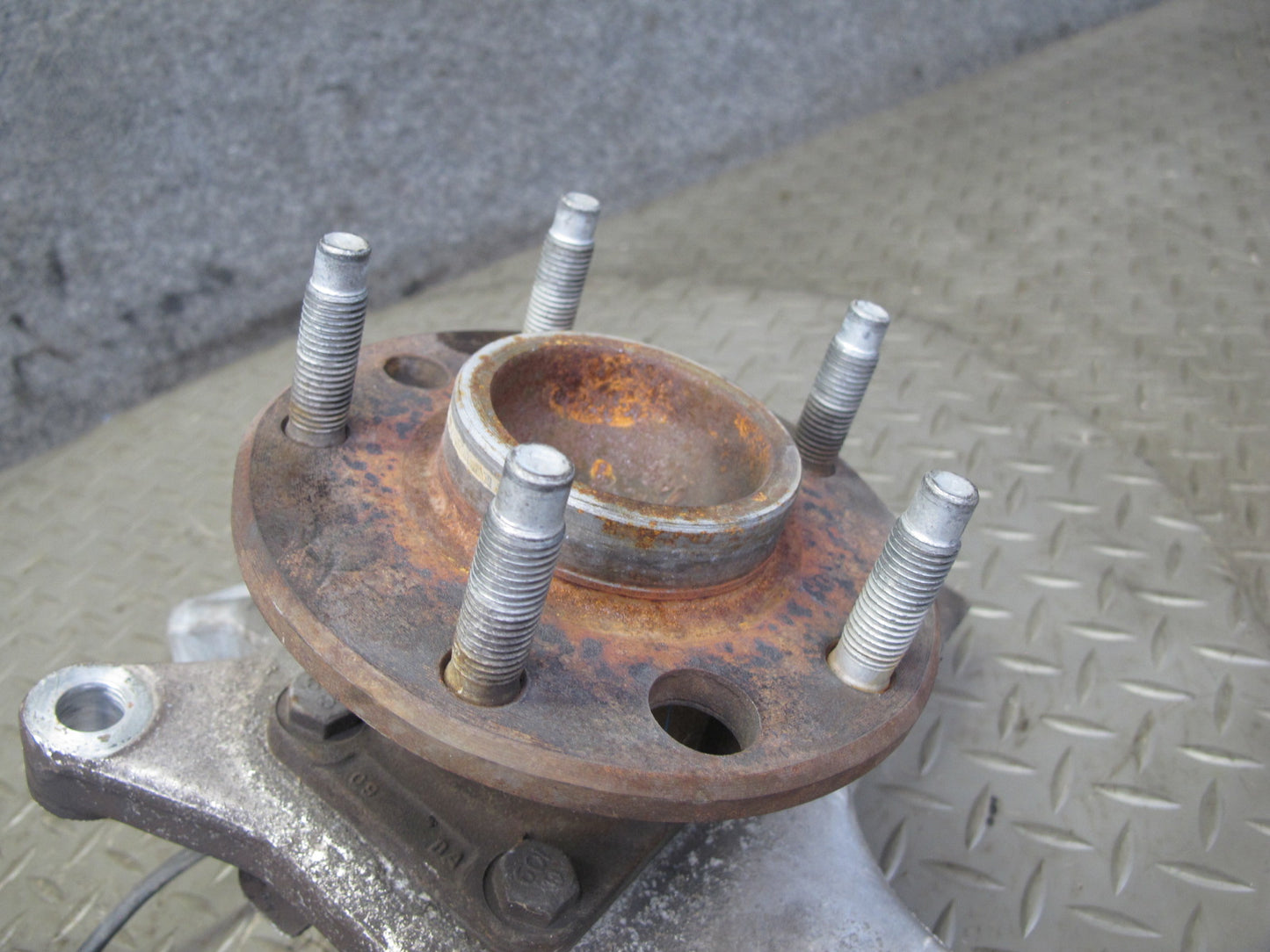 91-96 Chevrolet Corvette C4 Front Right Spindle Knuckle Wheel Hub Bearing OEM