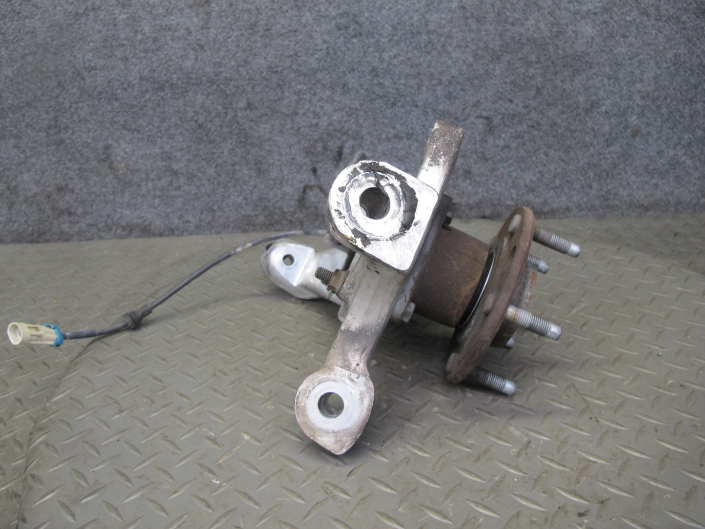91-96 Chevrolet Corvette C4 Front Right Spindle Knuckle Wheel Hub Bearing OEM