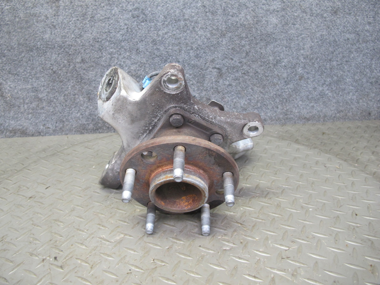 91-96 Chevrolet Corvette C4 Front Right Spindle Knuckle Wheel Hub Bearing OEM