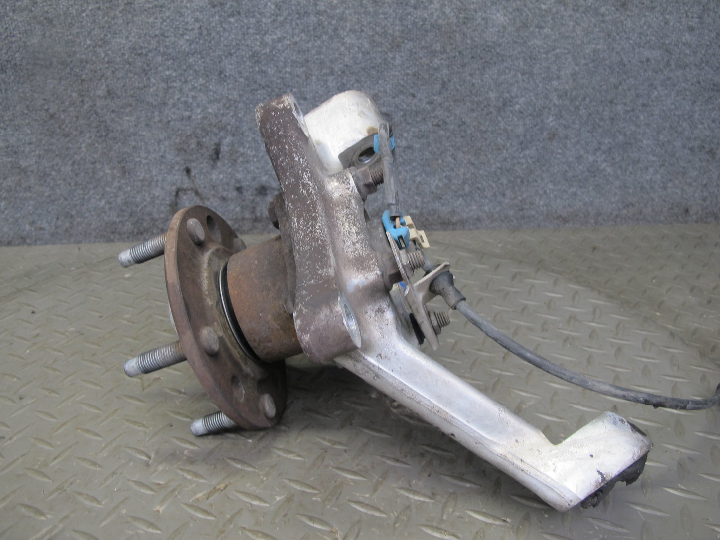 91-96 Chevrolet Corvette C4 Front Right Spindle Knuckle Wheel Hub Bearing OEM