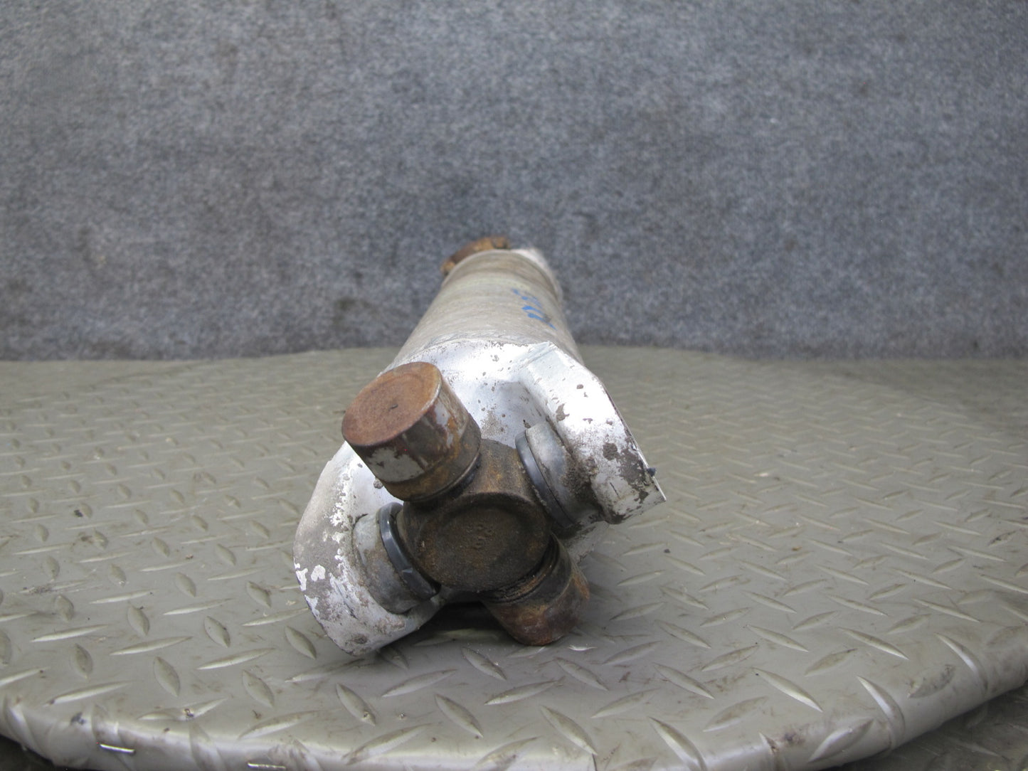 84-96 Chevrolet Corvette C4 A/T Rear Left or Right Half Axle Shaft 10223032 OEM