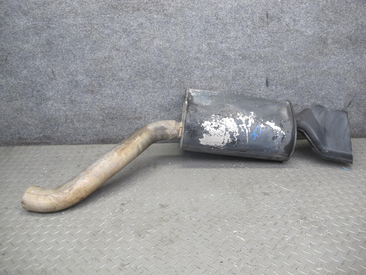 92-96 Chevrolet Corvette C4 Rear Left Exhaust Muffler 10143518 OEM