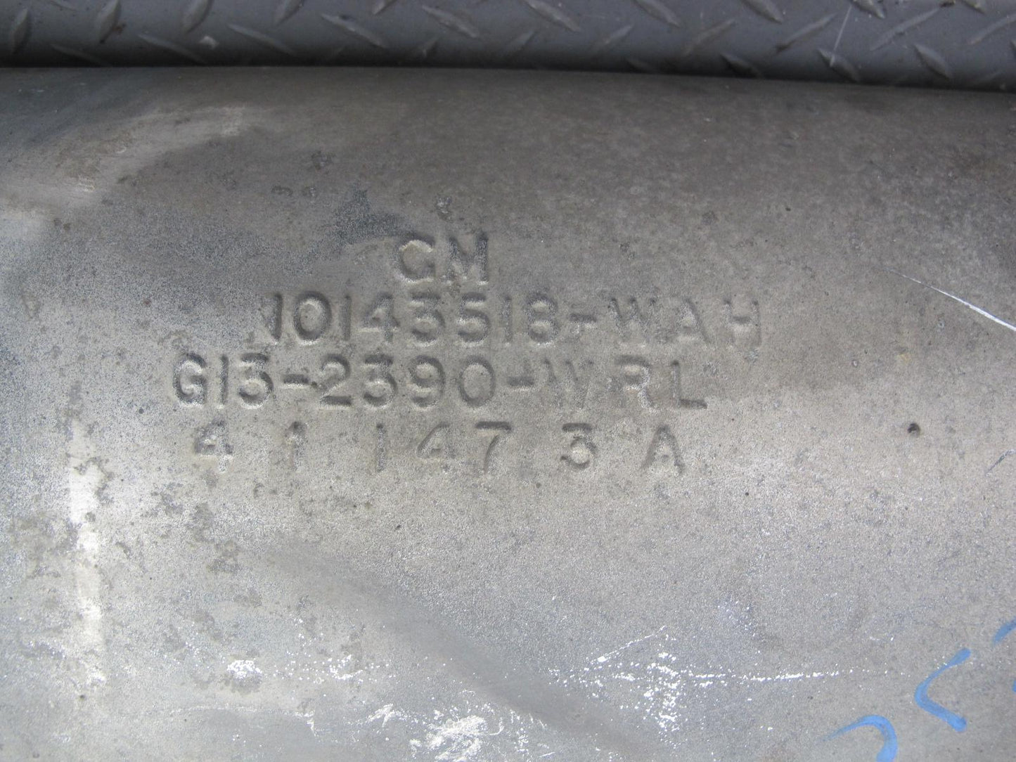 92-96 Chevrolet Corvette C4 Rear Right Exhaust Muffler 10143518 OEM