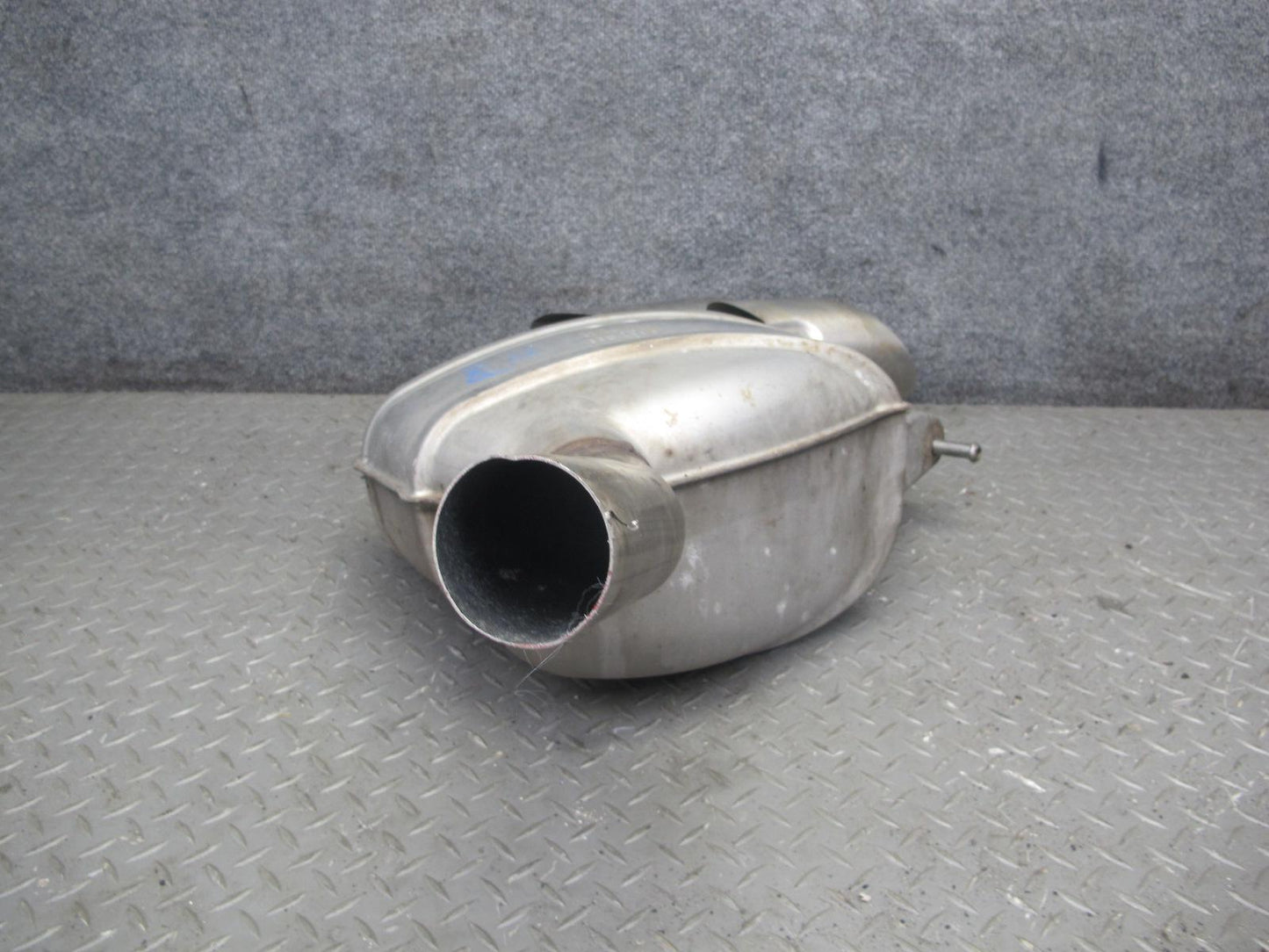 2015-2018 Porsche Macan S 3.0L 95B Rear Left Exhaust Muffler w Tips 95B253611M