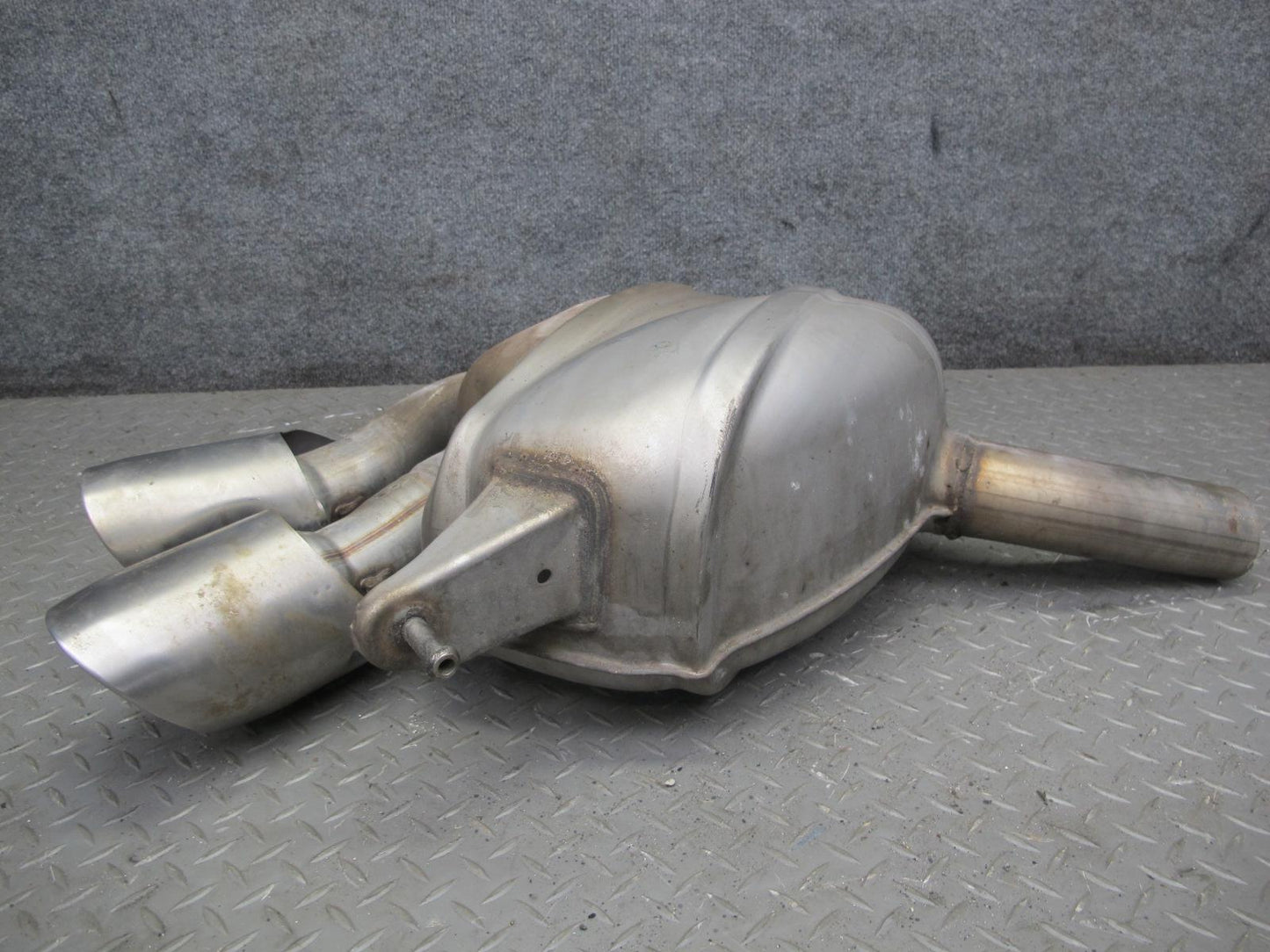 2015-2018 Porsche Macan S 3.0L 95B Rear Left Exhaust Muffler w Tips 95B253611M