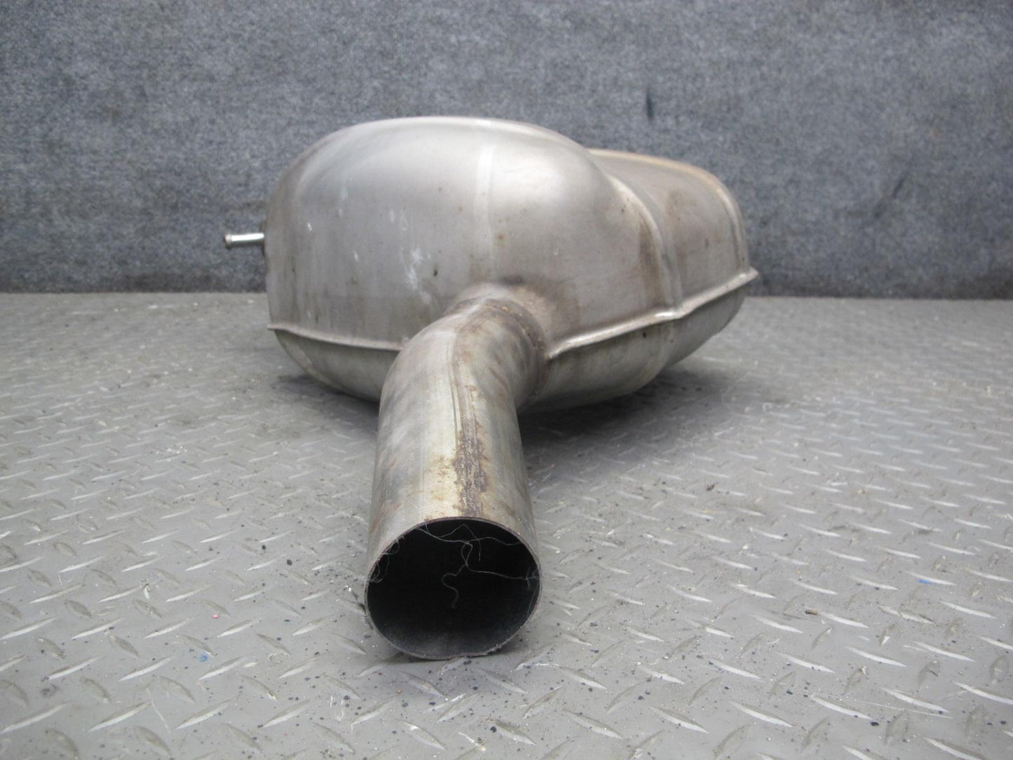 2015-2018 Porsche Macan S 3.0L 95B Rear Left Exhaust Muffler w Tips 95B253611M