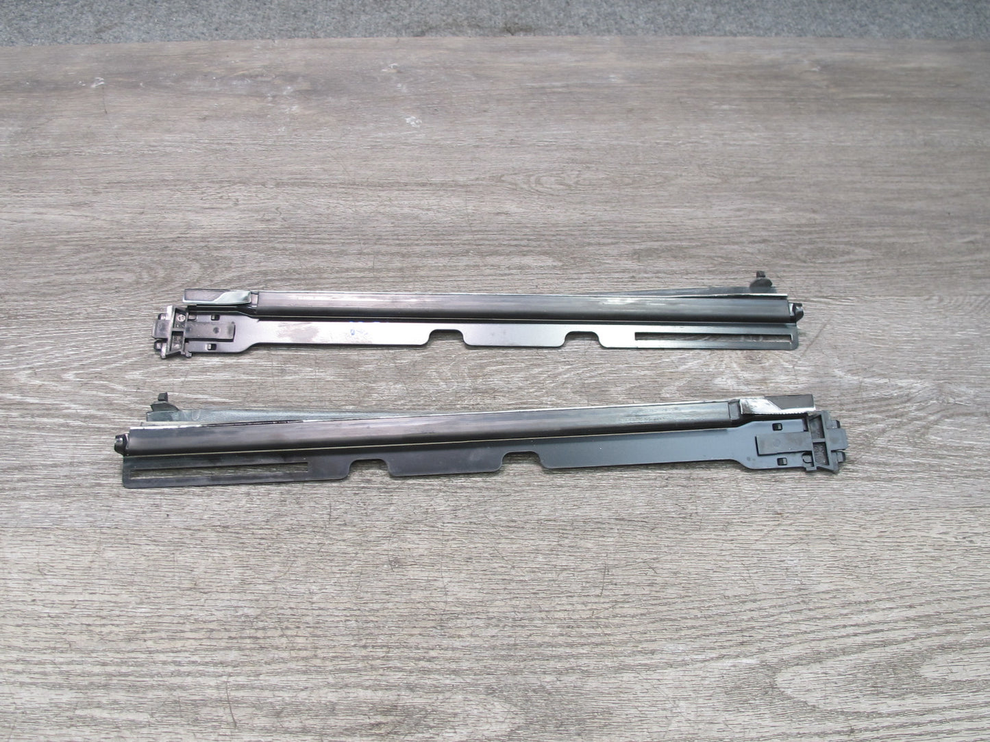 96-99 Mercedes W140 C140 CL Set of 2 Sunroof Side Bracket Support Panel OEM