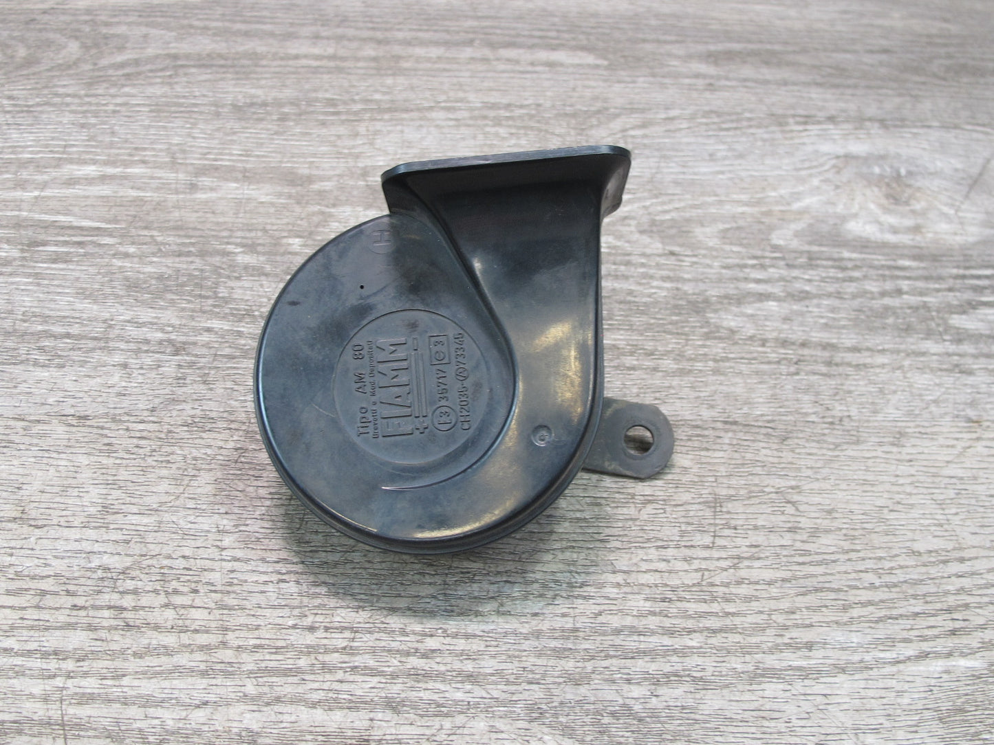 96-99 Mercedes W140 C140 CL Set of 2 High & Low Tone Note Pitch Horn Signal OEM