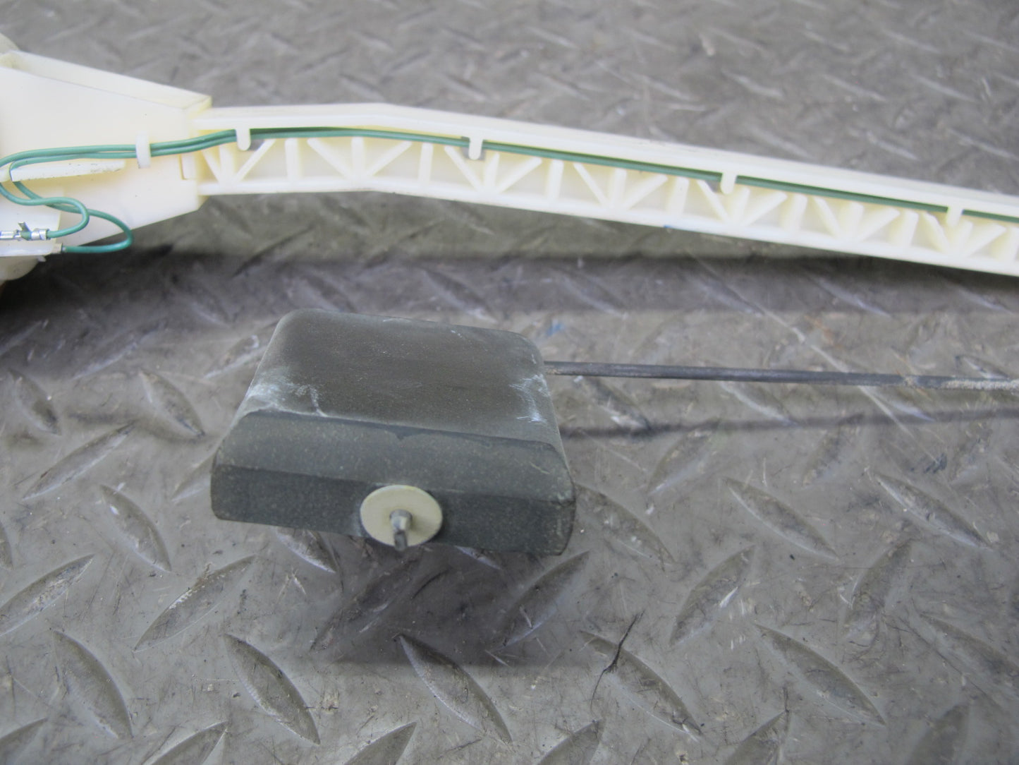 96-99 Mercedes W140 C140 S600 CL600 Fuel Tank Level Sensor Sending Unit OEM