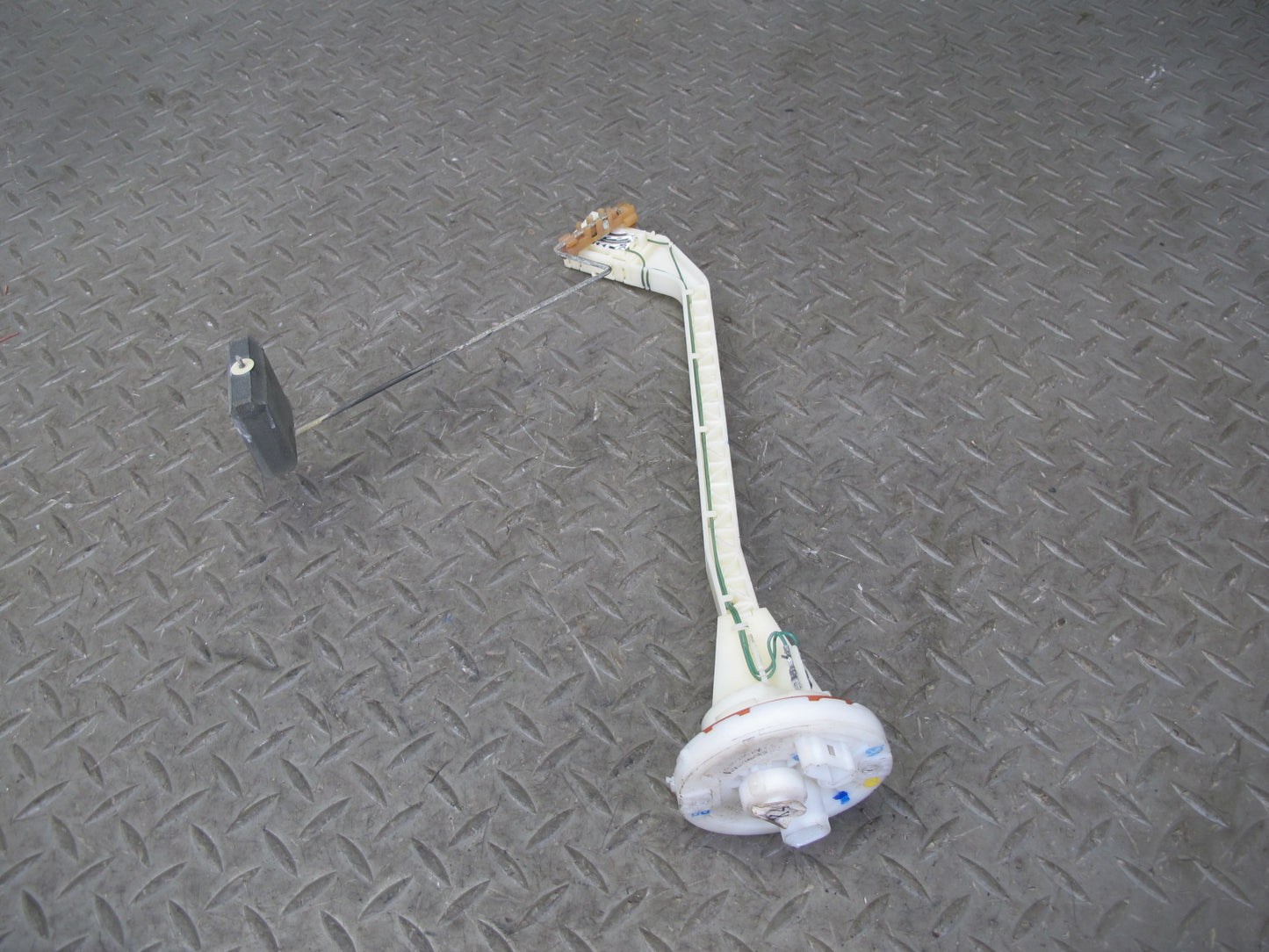 96-99 Mercedes W140 C140 S600 CL600 Fuel Tank Level Sensor Sending Unit OEM
