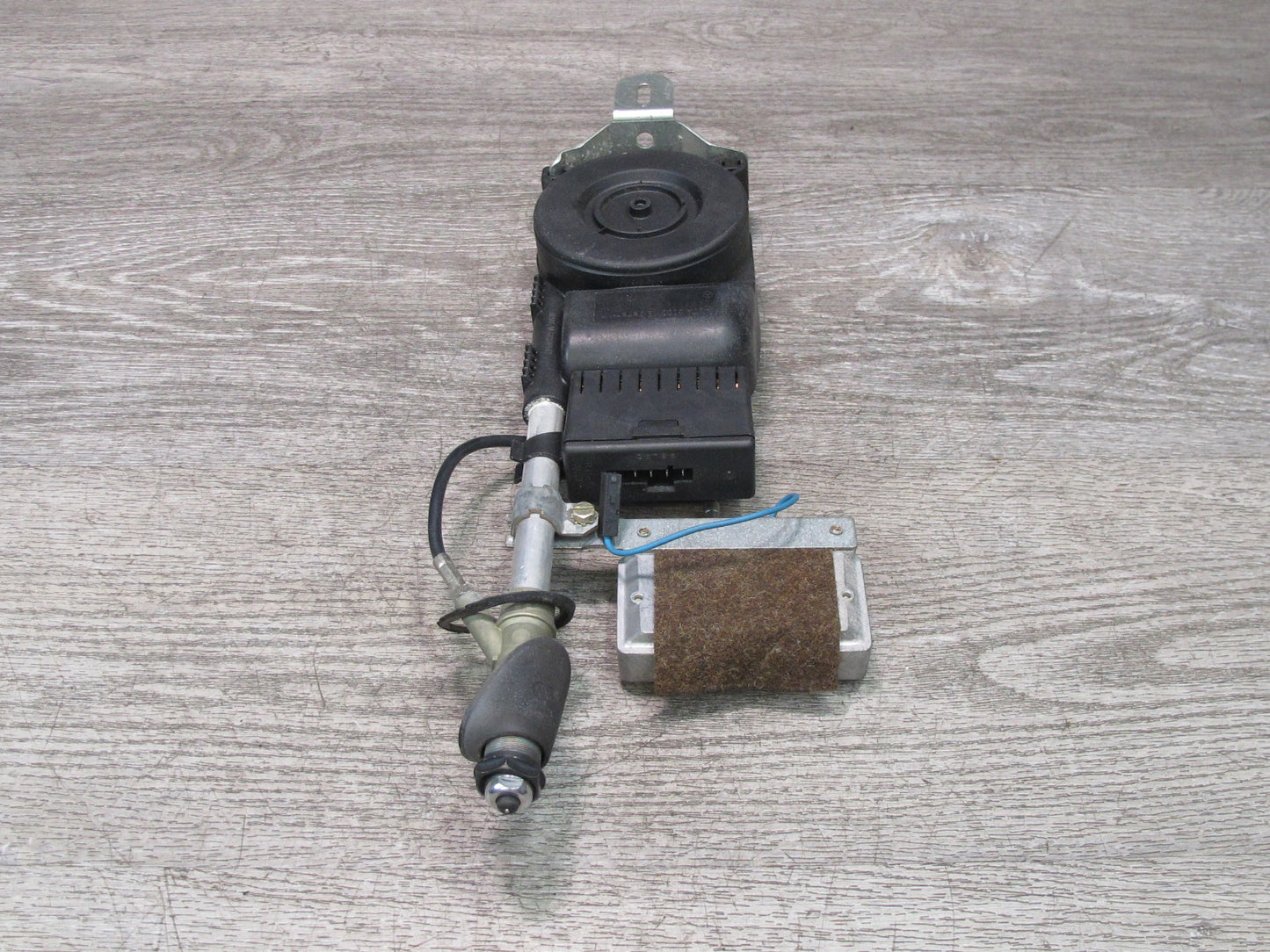 96-99 Mercedes W140 C140 CL600 Coupe Radio Power Antenna Assembly 1408202875 OEM