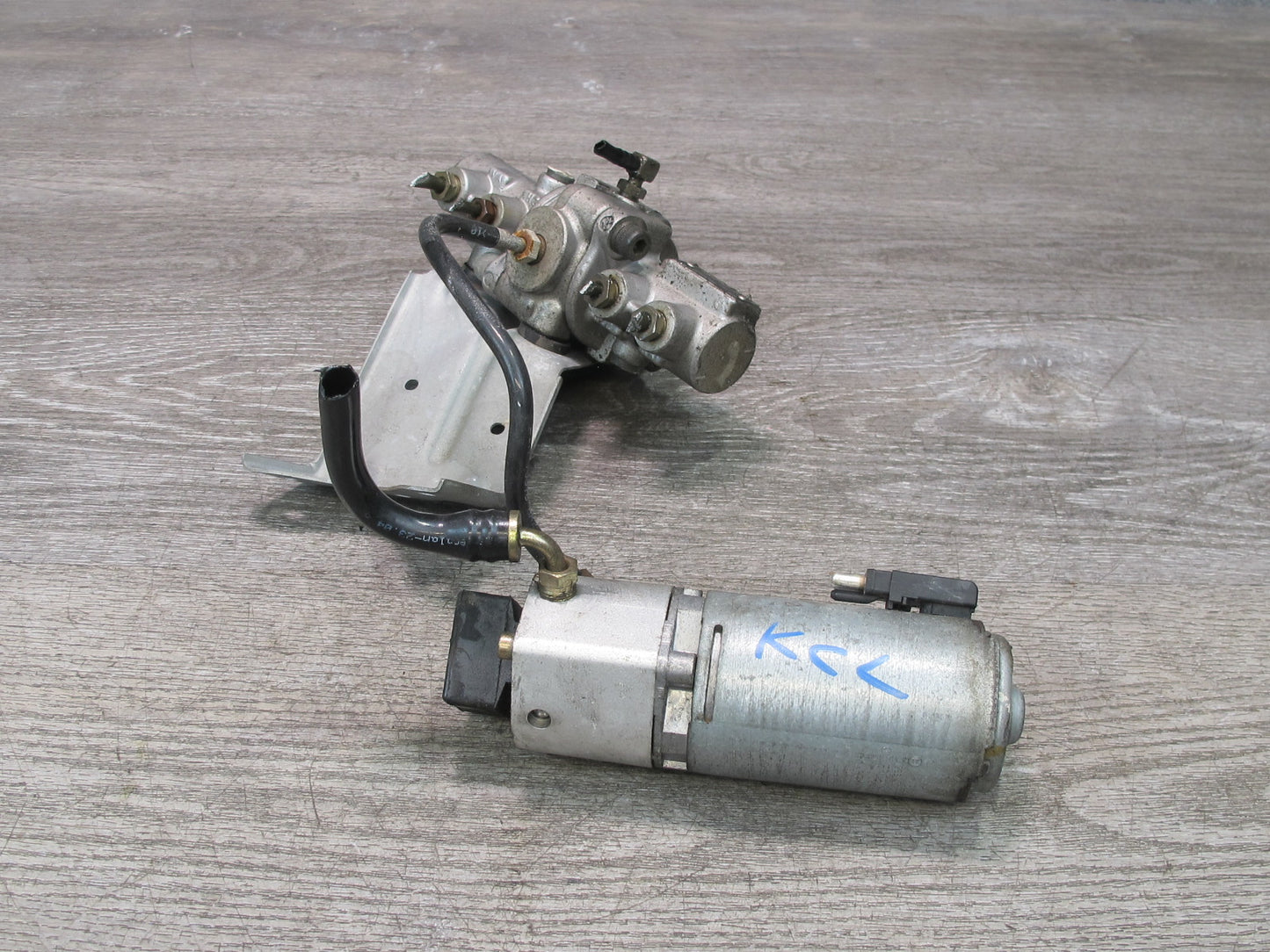 96-97 Mercedes W140 C140 Cl-class ABS ESP Brake Valve Block w Pump OEM