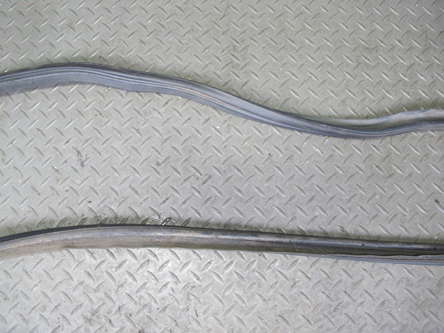92-00 Lexus JZZ31L SC400 SC300 Rear Trunk Weatherstrip Rubber Seal Gasket OEM