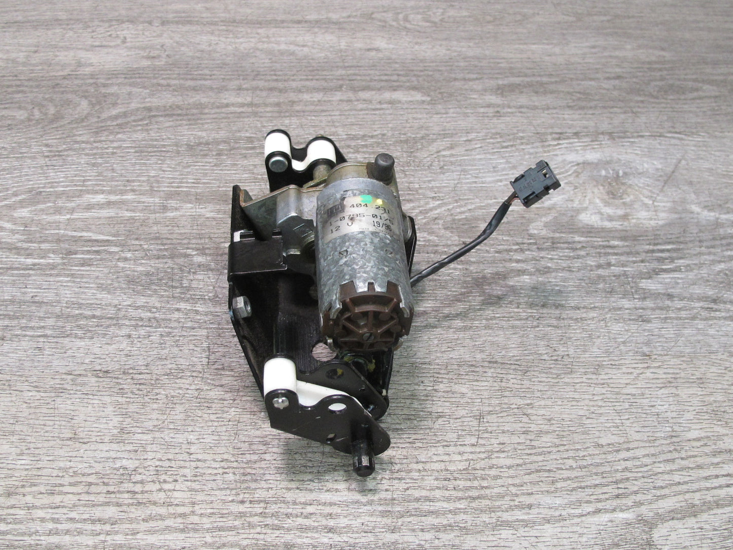 96-99 Mercedes W140 C140 Cl-class Coupe Rear Seat Headrest Motor 1409700825 OEM