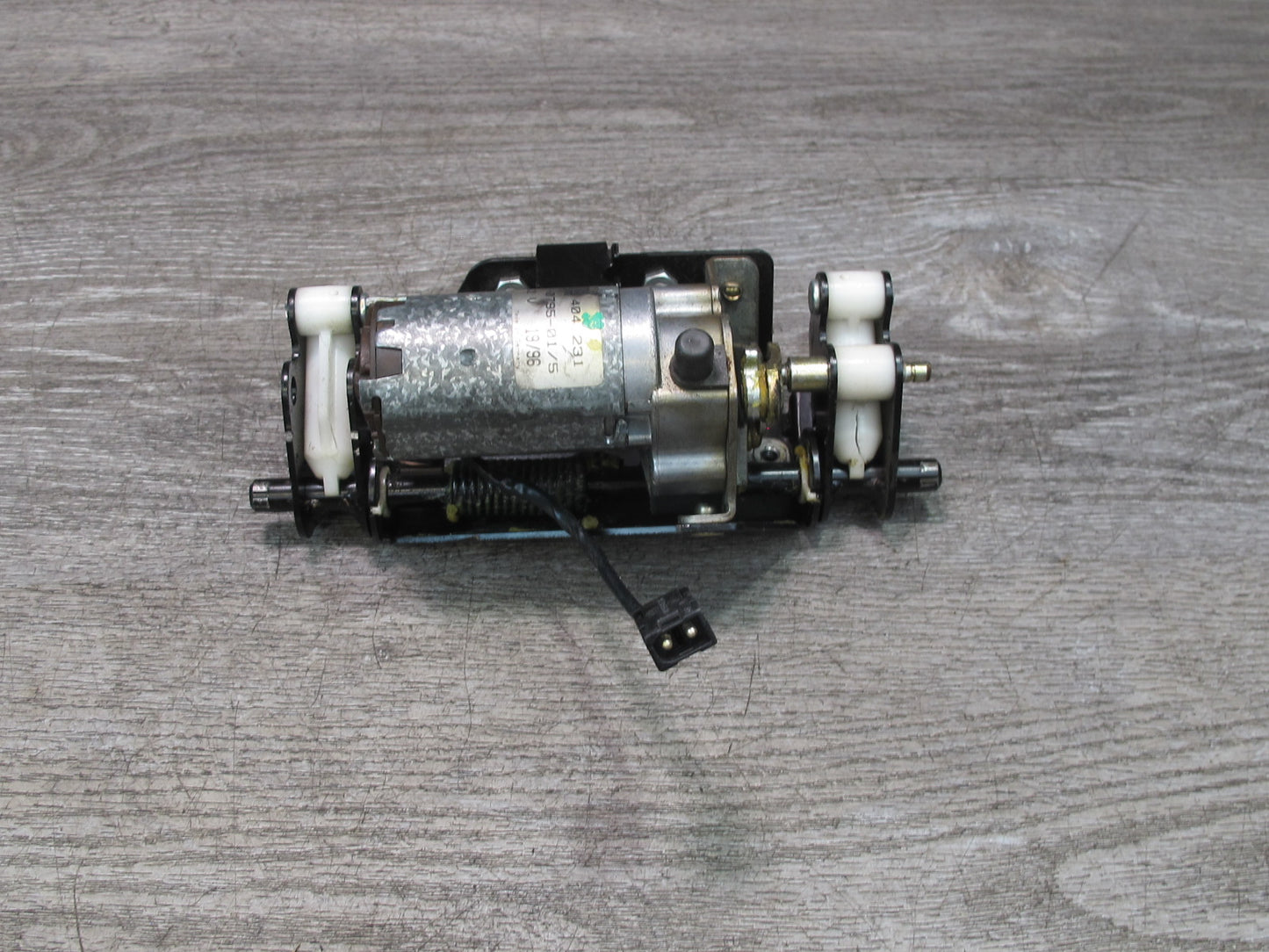 96-99 Mercedes W140 C140 Cl-class Coupe Rear Seat Headrest Motor 1409700825 OEM