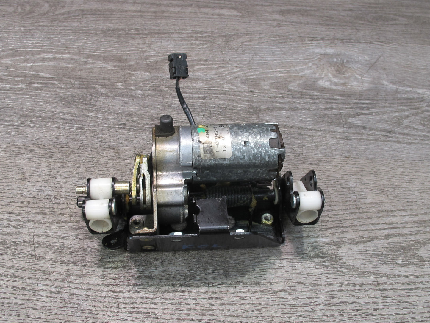 96-99 Mercedes W140 C140 Cl-class Coupe Rear Seat Headrest Motor 1409700825 OEM