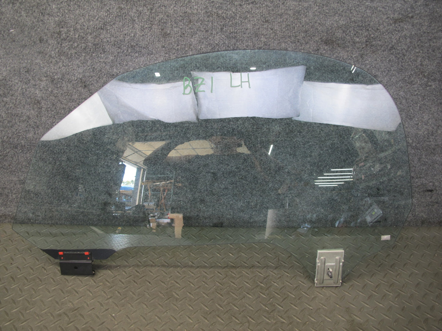 03-08 BMW E85 Z4 Front Left Driver Door Window Glass OEM