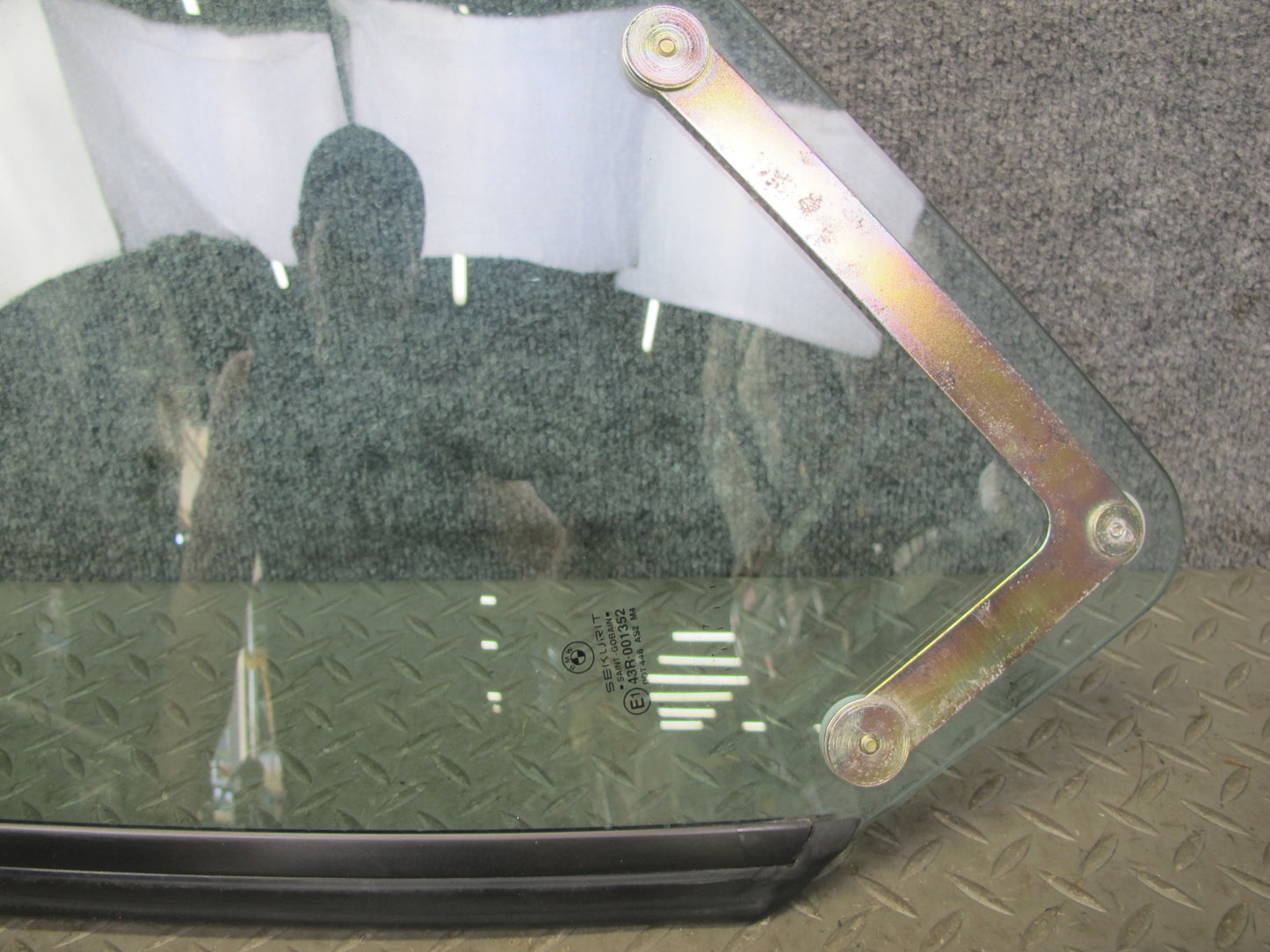 94-99 BMW E36 3-SERIES Convertible Rear Left Quarter Glass Window OEM