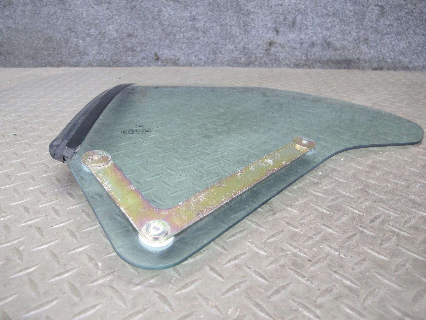 94-99 BMW E36 3-SERIES Convertible Rear Left Quarter Glass Window OEM