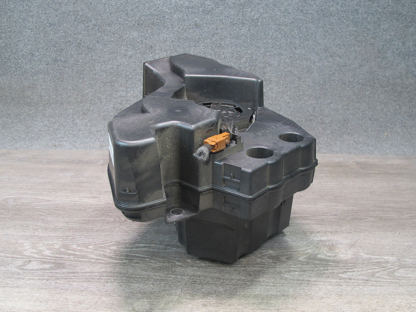2011-2017 Infiniti QX56 QX80 Bose Subwoofer Speaker Box 28170-1LA0A