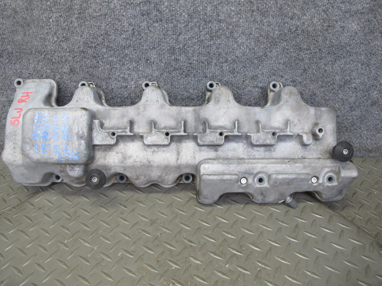 03-06 Mercedes R230 SL500 M113 Engine Right Side Cylinder Head Valve Cover OEM