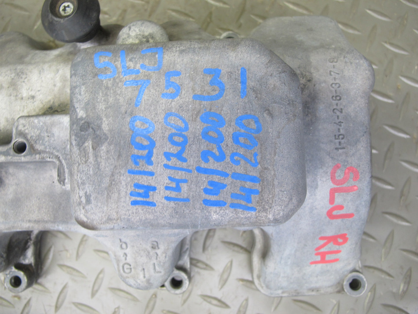 03-06 Mercedes R230 SL500 M113 Engine Right Side Cylinder Head Valve Cover OEM