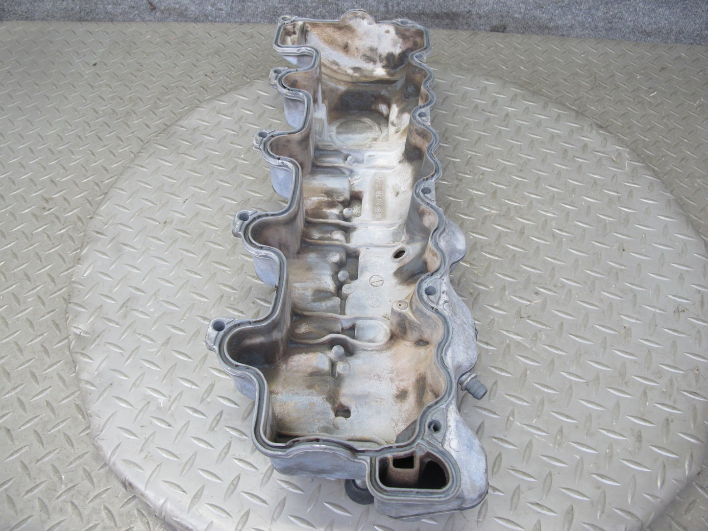 03-06 Mercedes R230 SL500 M113 Engine Right Side Cylinder Head Valve Cover OEM